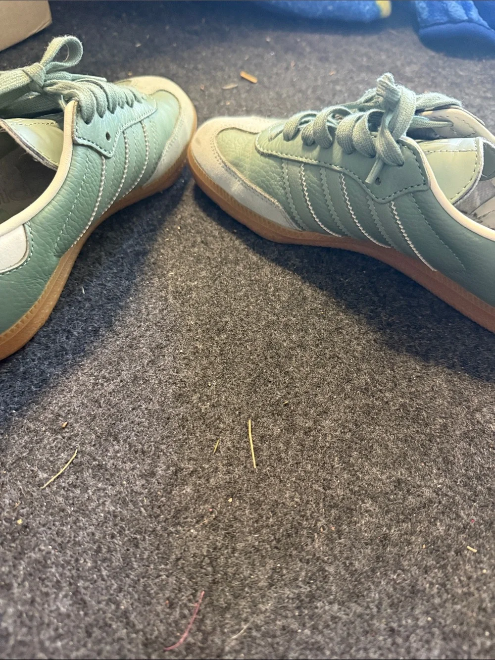 adidas Samba Sneakers in varsity Green, White & Gum - Picture 5 of 6